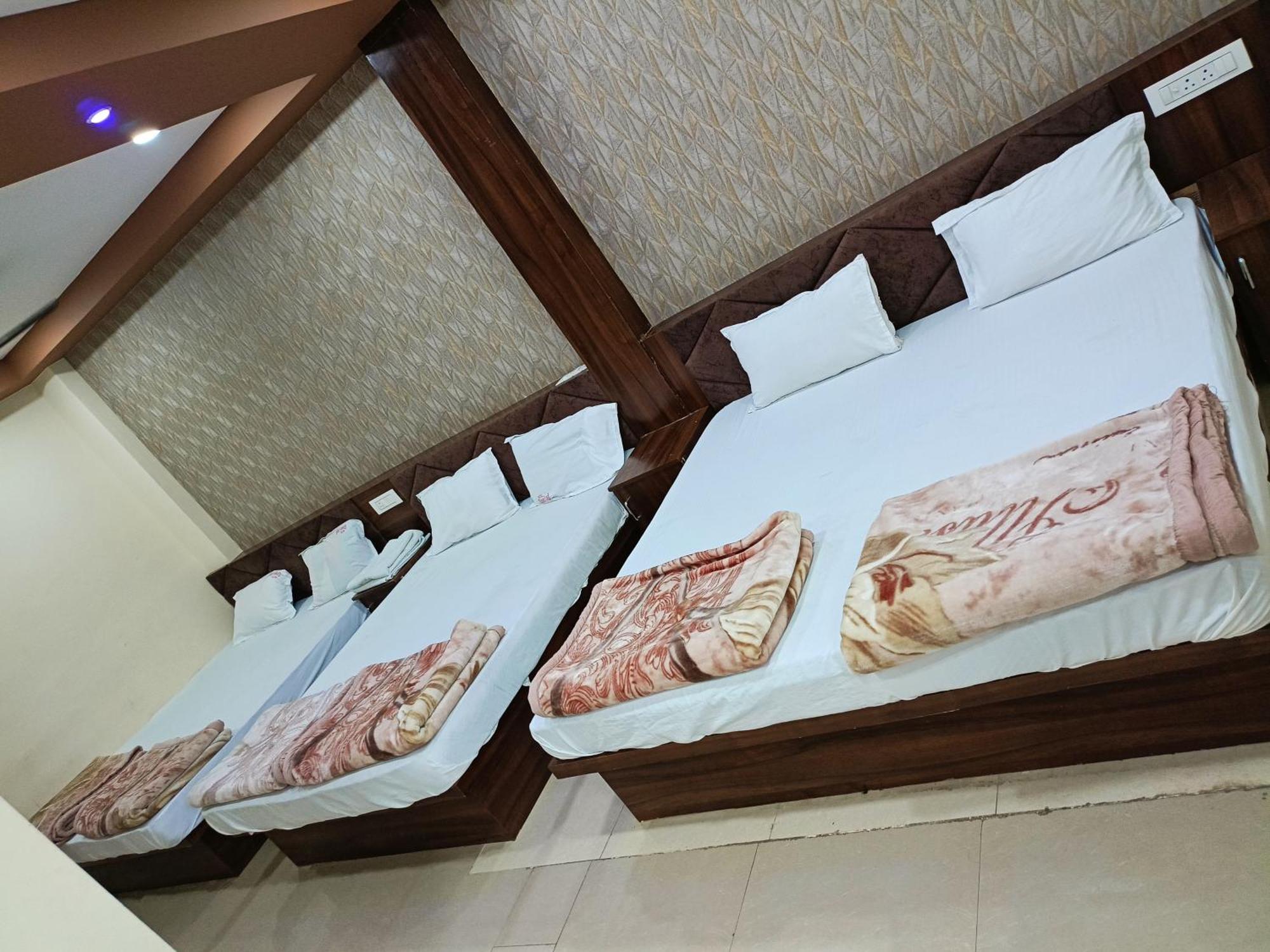 אויאיין Green Leaf Hotel מראה חיצוני תמונה