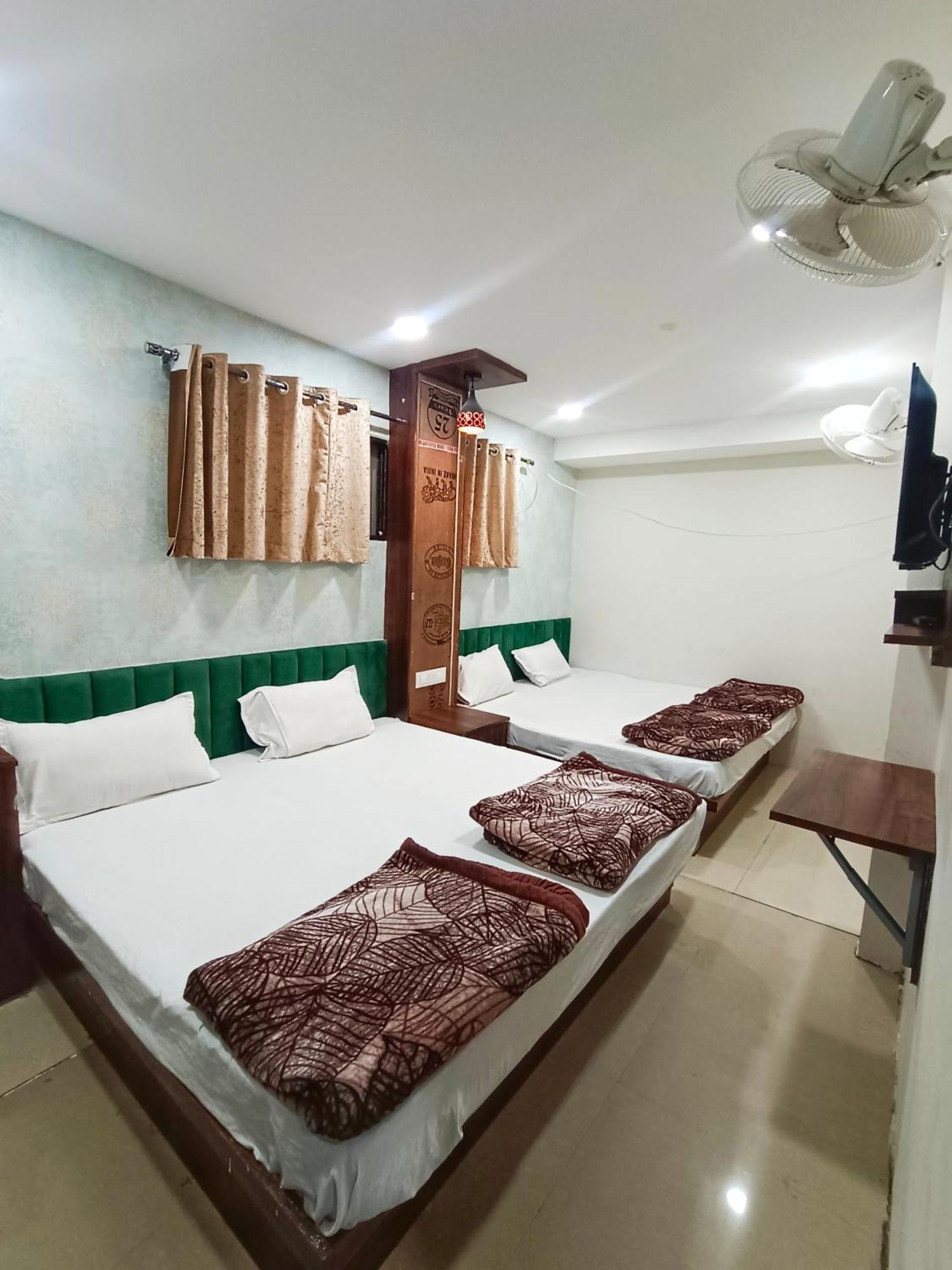 אויאיין Green Leaf Hotel מראה חיצוני תמונה
